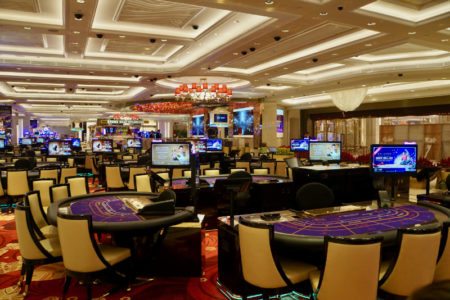マカオの統合型リゾート内にあるカジノ施設のイメージ（資料）＝筆者撮影