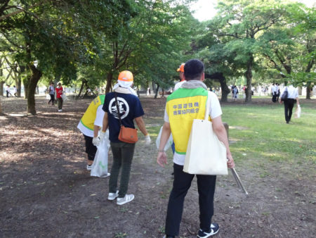 中国遊商_広島平和記念公園一斉清掃活動