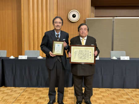 左から 村尾理事長、伊坂理事長